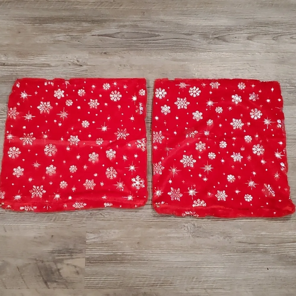 Set of 2 Silver Snowflakes on Soft Flurry Red Pillow Covers